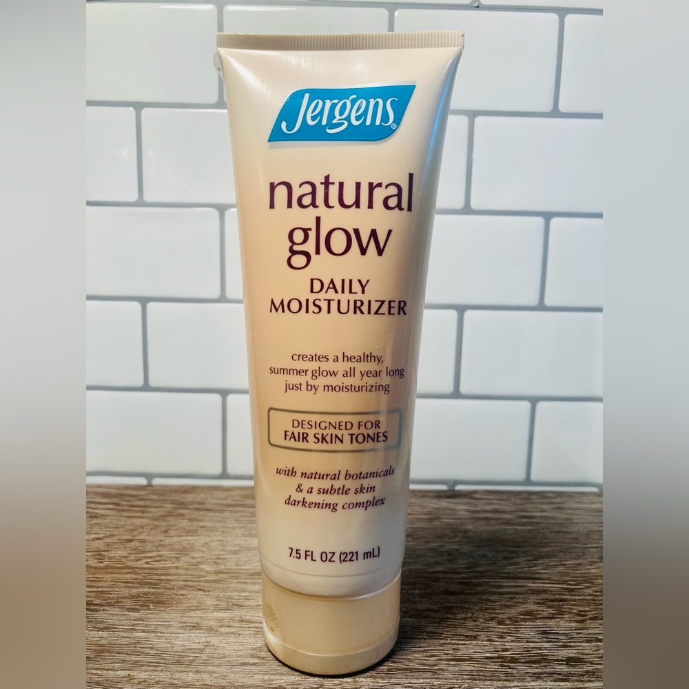 Jergens Natural Glow Daily Moisturizer Fair Skin Tones NEW 7.5 FL OZ